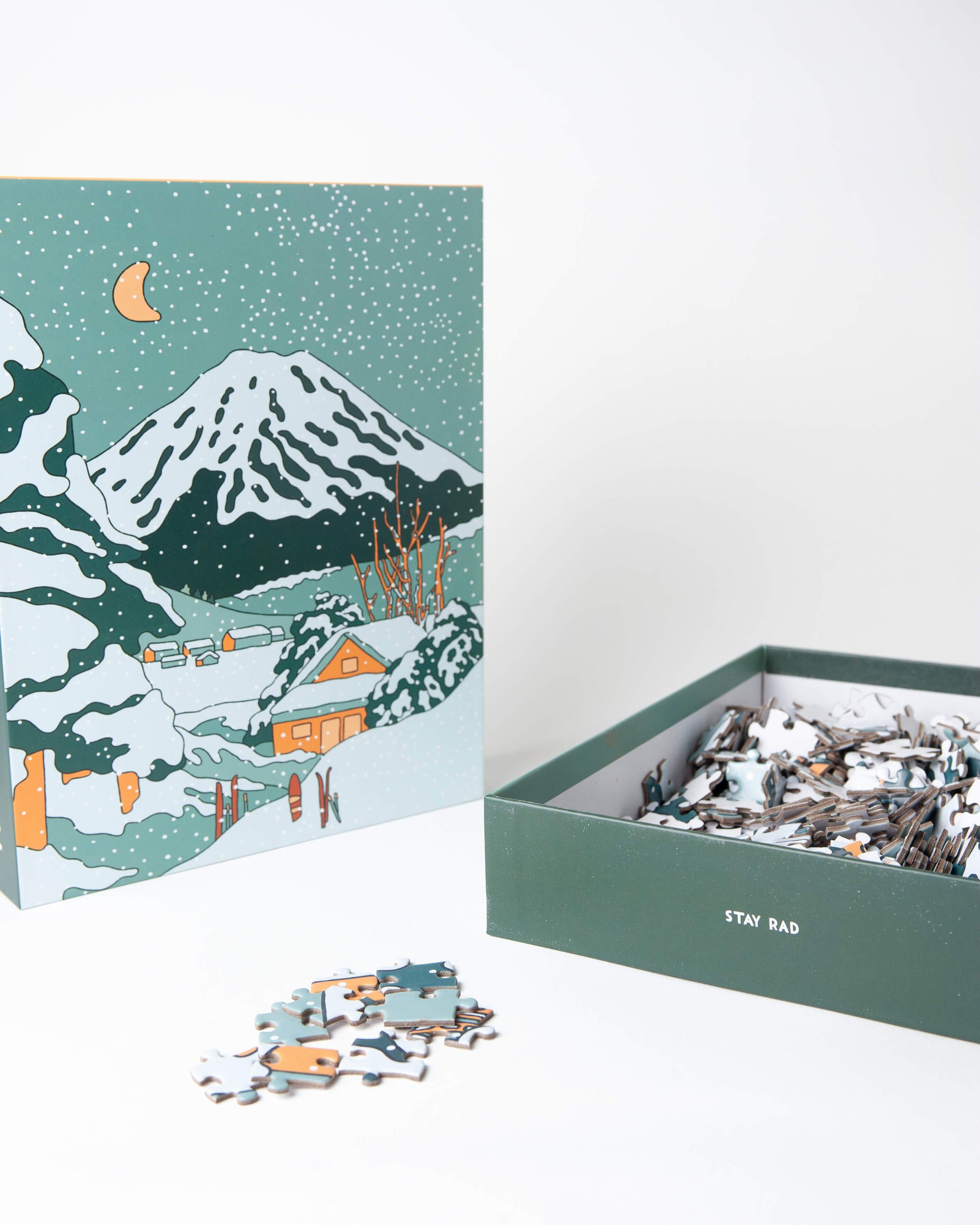 100% recycled jigsaw puzzle by Alimo. Premium quality snowboarding puzzle